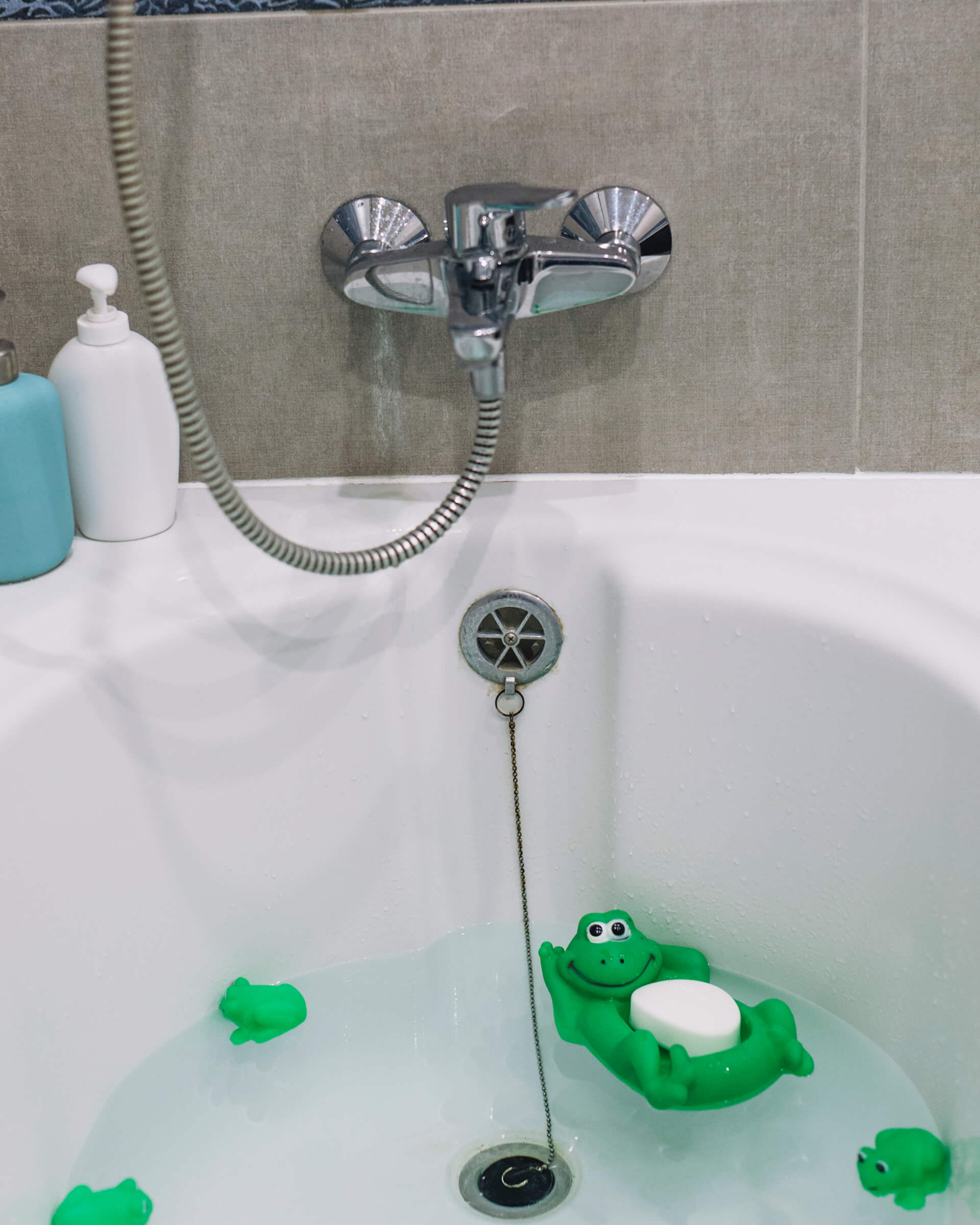 Faucets & Bath Fittings